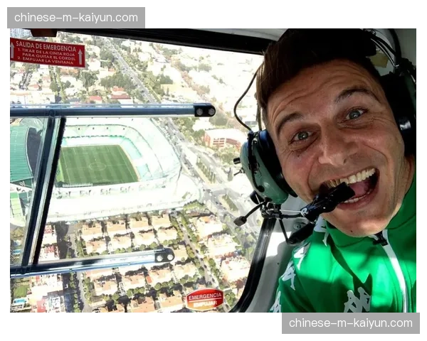 特写：40岁的华金宣布赛季末退役，贝蒂斯主场致敬传奇