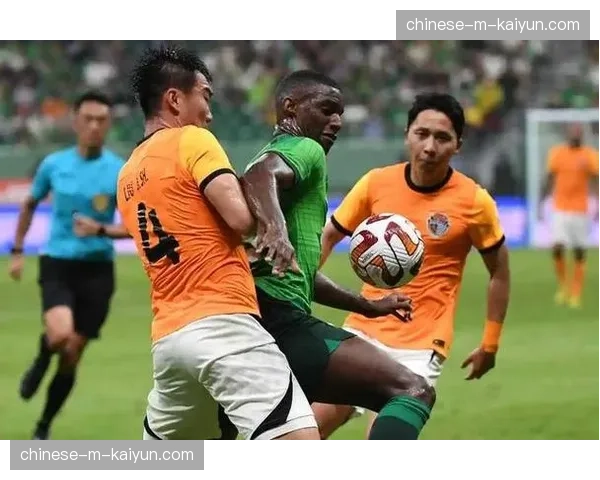 从坚持4-3-3到妥协5-4-1,萨勒尼塔纳主帅的战术摇摆未能从圣西罗带走分数 从坚持4-3-3到妥协5-4-1,萨勒尼塔纳主帅的战术摇摆未能从圣西罗带走分数